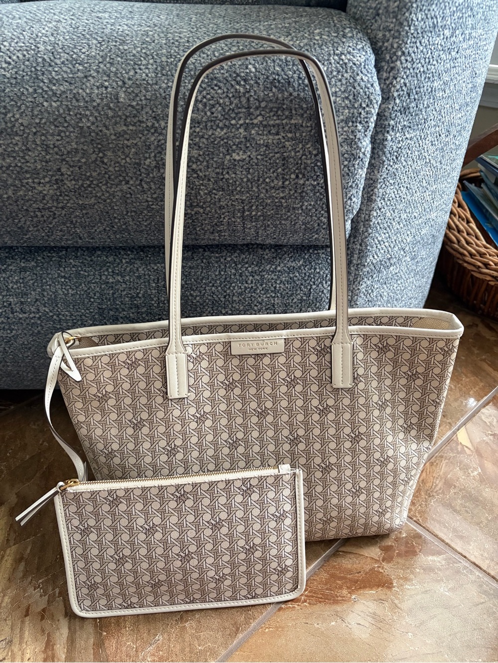 Tory Burch Ever Ready Beige/Ivory Tote Bag /Handbag w/pouch ,zipper